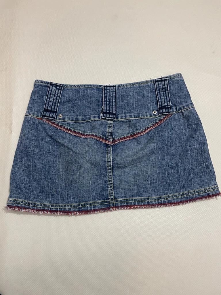 detail view, Disil Industry Distressed Denim Mini Skirt Low Rise Red Stitch Y2K, vintage Y2K second hand piece, image 4