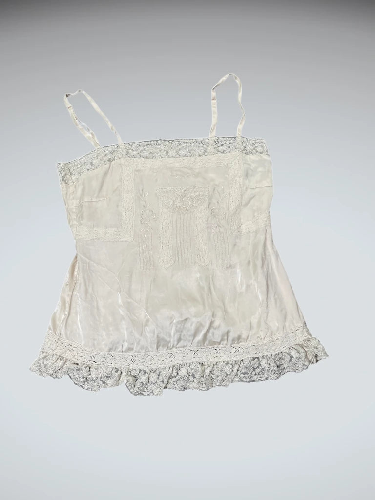 detail view, Ablannah Hill White dessoue style top, vintage Y2K second hand piece