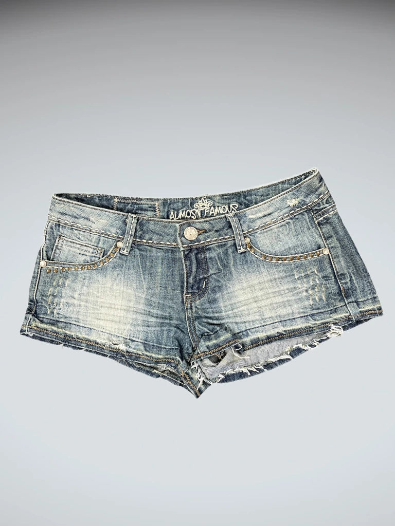 front view, Almost Famous Washed Vintage Denim Hotpants, vintage Y2K second hand piece