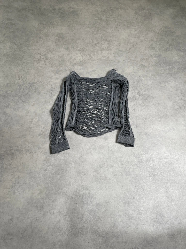 detail view, ripped grey long sleeve top, vintage Y2K second hand piece, image 5