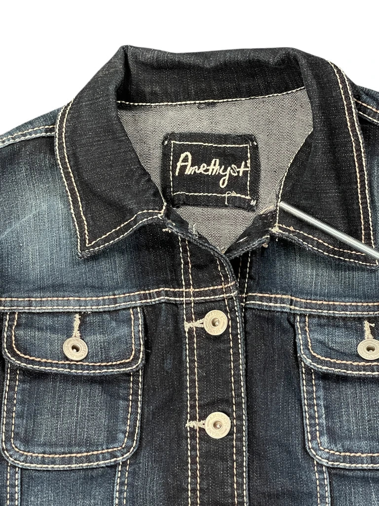 detail view, Anethyst Cropped Dark Wash Denim Jacket, vintage Y2K second hand piece, image 4