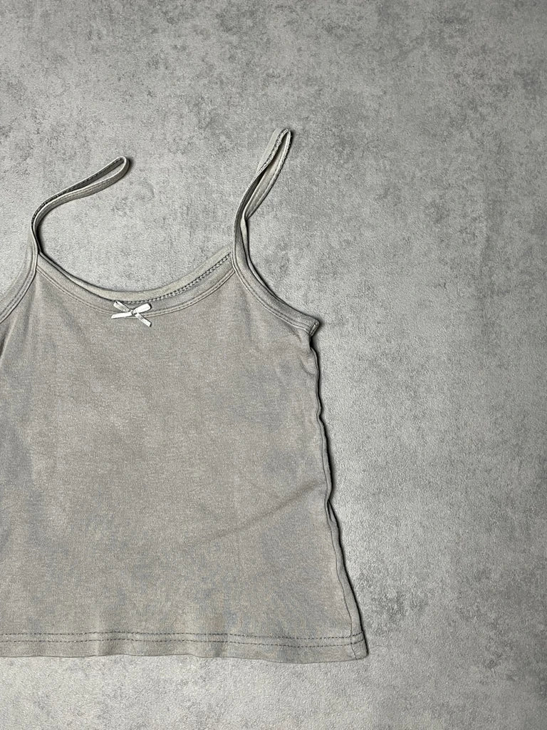 detail view, Grey Tank Top, vintage Y2K second hand piece