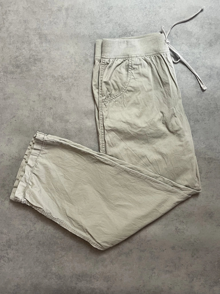 detail view, Faded Glory Y2K Khaki Cargo Sweatpants with Pocket Detail, vintage Y2K second hand piece, image 6