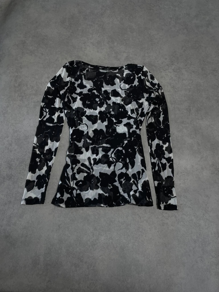 detail view, INC Flower Black and White Blouse, vintage Y2K second hand piece, image 5