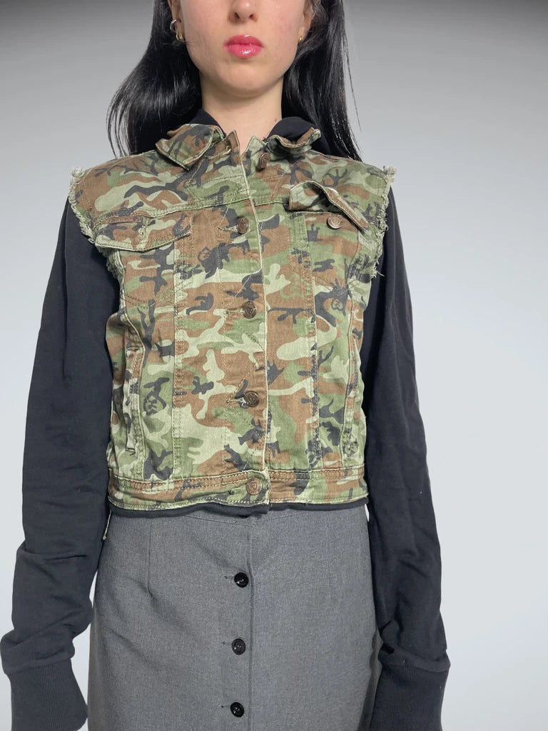 front view, Luxirie camo hoodie, vintage Y2K second hand piece