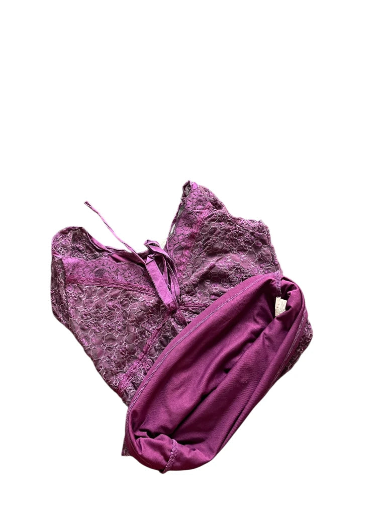detail view, Velvet Orchid Tie Top, vintage Y2K second hand piece, image 4