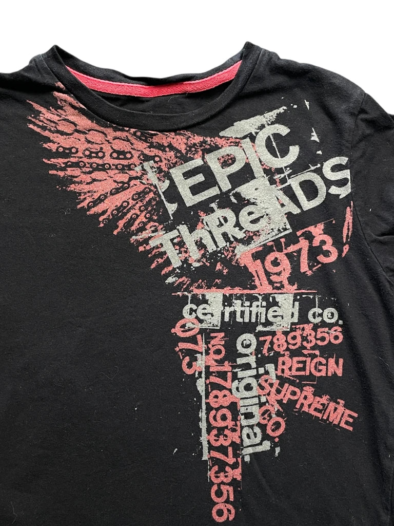 detail view, Epic Threads Vintage Black Y2K Graphic Tee with Distressed Red Print, vintage Y2K second hand piece, image 4