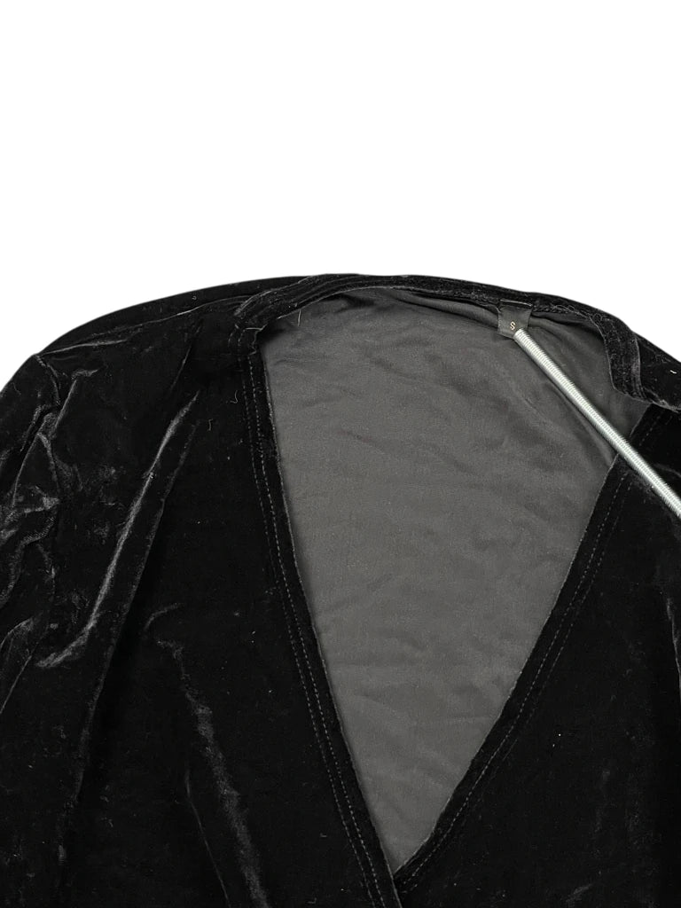 detail view, Black Velvet Wrap Top, vintage Y2K second hand piece