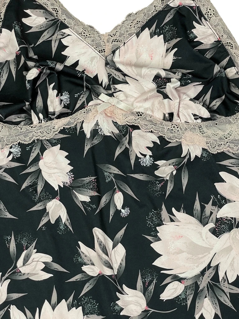 detail view, La Vie en Rose Pink Floral Dessous Top, vintage Y2K second hand piece, image 4