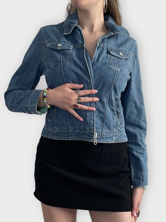 front view, raw classic – 2000s denim jacket, vintage Y2K second hand piece