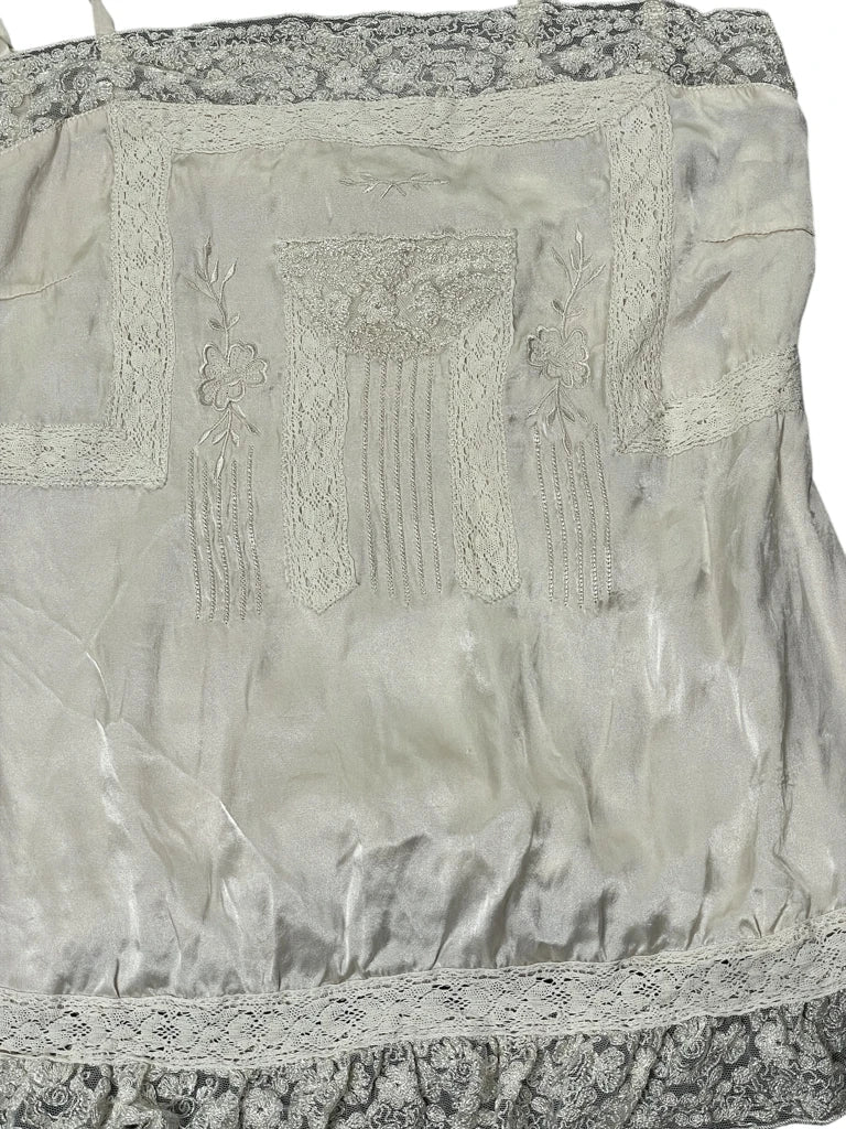 detail view, Ablannah Hill White dessoue style top, vintage Y2K second hand piece, image 6