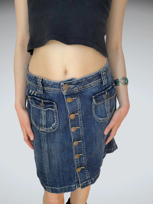 front view, Vintage Dark Wash Denim A-Line Button Skirt Pepe Jeans, vintage Y2K second hand piece