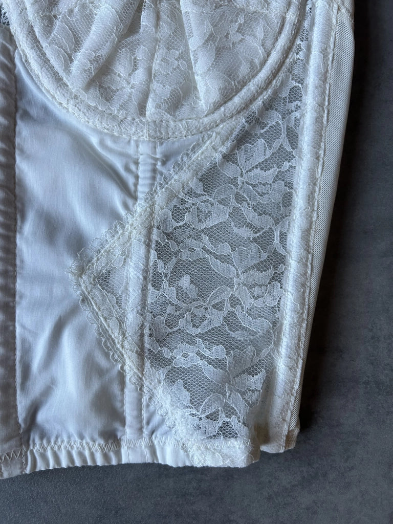 detail view, Peter Pan Y2K White Corset Top, vintage Y2K second hand piece, image 4