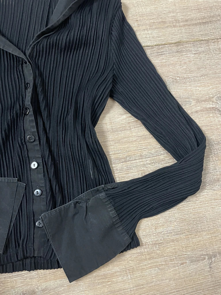 detail view, Antonelle Classic Black Shirt, vintage Y2K second hand piece