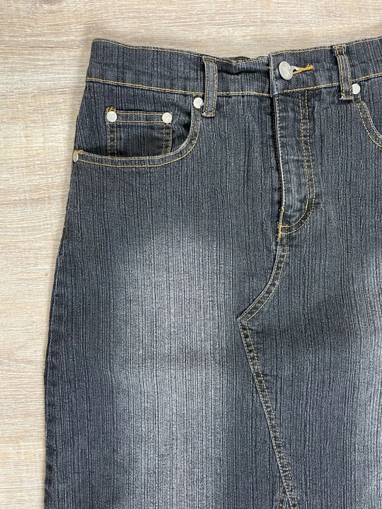 detail view, Last Girl Denim Skirt, vintage Y2K second hand piece