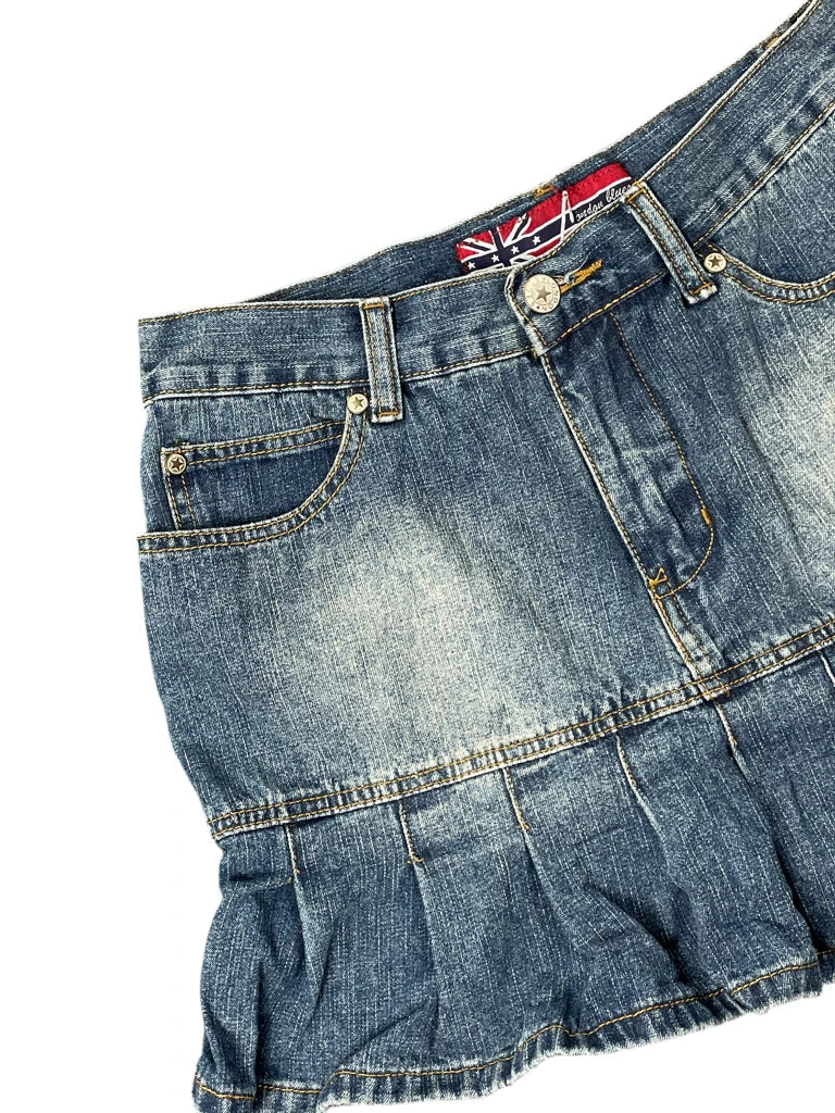 detail view, London Blues Ruffled Hem Vintage Denim Skirt, vintage Y2K second hand piece, image 4