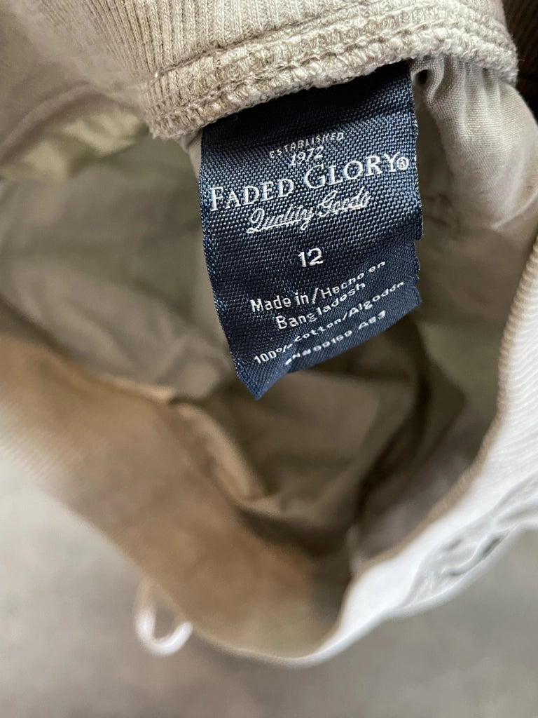 detail view, Faded Glory Y2K Khaki Cargo Sweatpants with Pocket Detail, vintage Y2K second hand piece