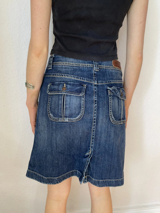 back view, Vintage Dark Wash Denim A-Line Button Skirt Pepe Jeans, vintage Y2K second hand piece