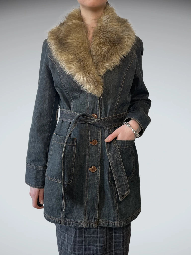 front view, M LL Jeans Jacket with Fur, vintage Y2K second hand piece