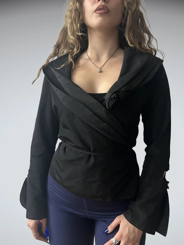 front view, OL..2 Y2K Black Ruffle Collar Top, vintage Y2K second hand piece