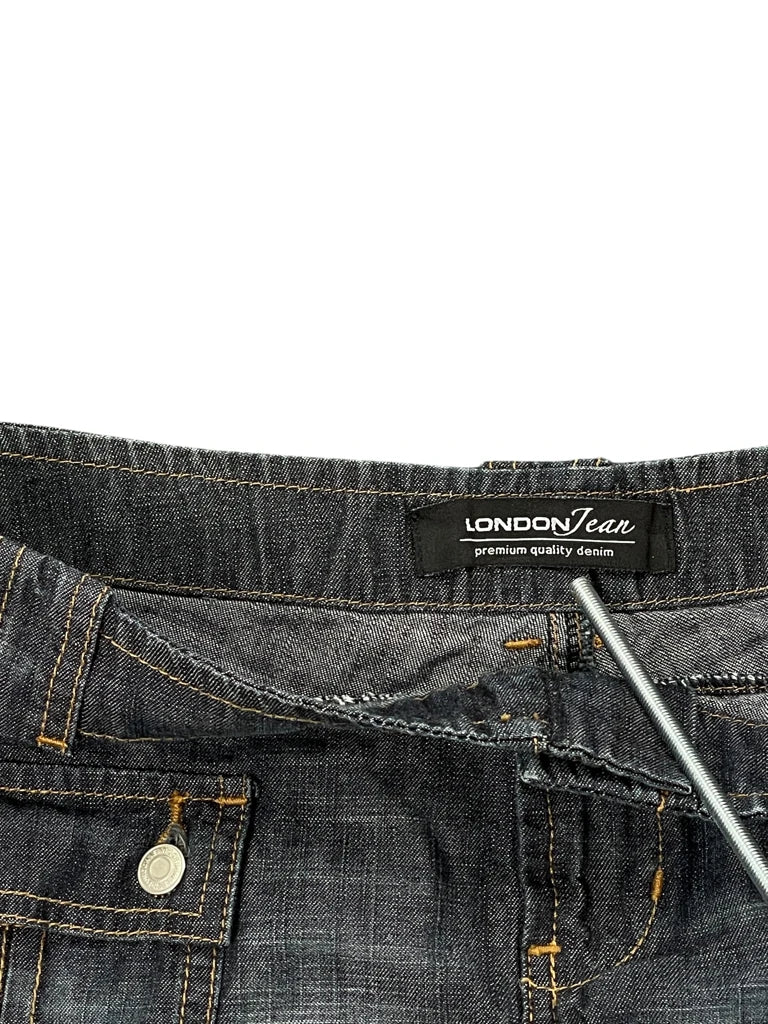 detail view, London Jeans Dark Wash Pocket Detail Denim Skirt, vintage Y2K second hand piece