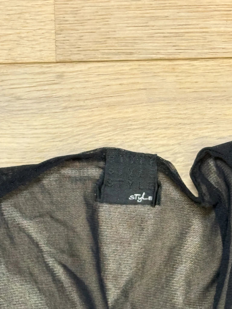 detail view, Style Y2K Black Mesh Bolero, vintage Y2K second hand piece, image 4