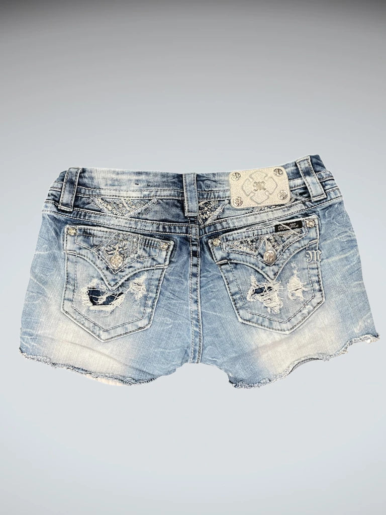 detail view, Miss Me Light Wash Vintage Denim Hotpants, vintage Y2K second hand piece