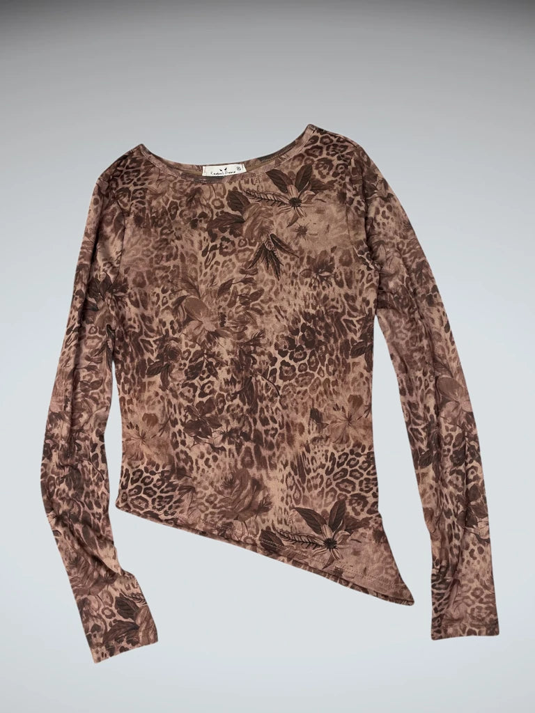 detail view, Rebellious Dreamer Boho Brown Floral Top, vintage Y2K second hand piece