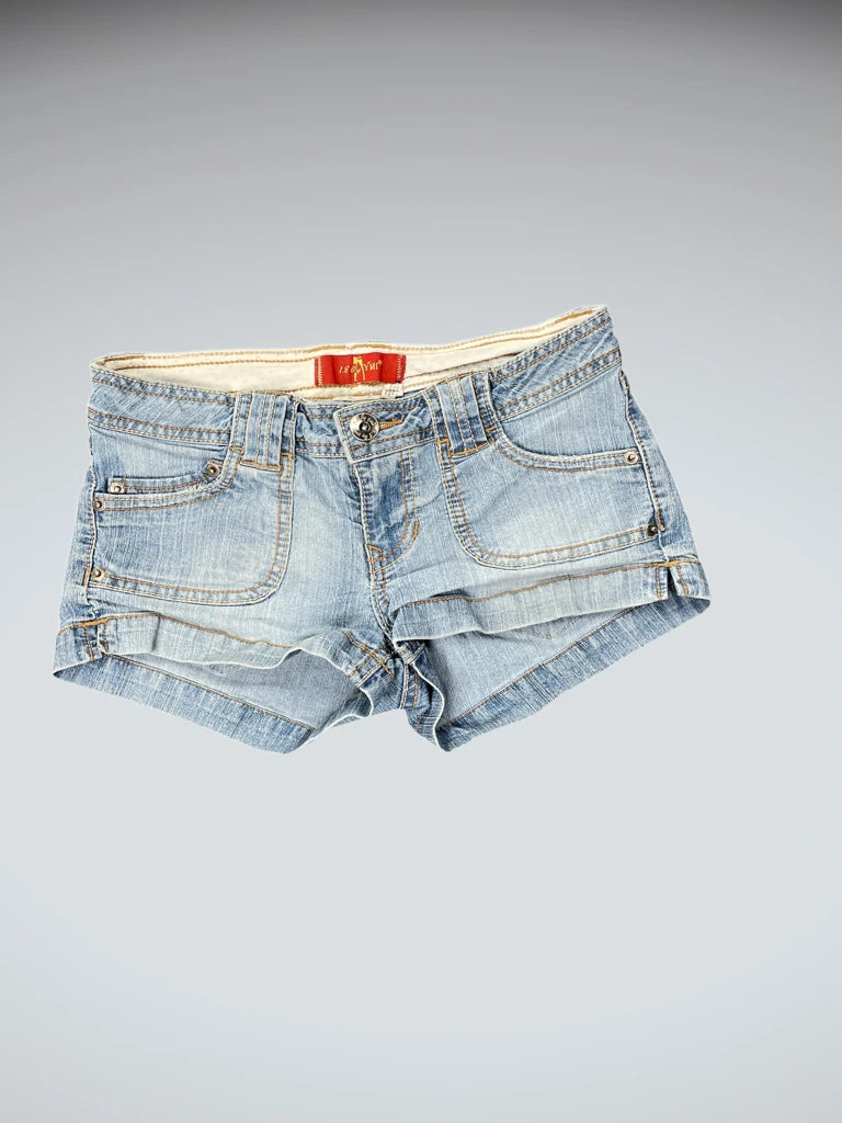detail view, YMI washed denim hotpants, vintage Y2K second hand piece