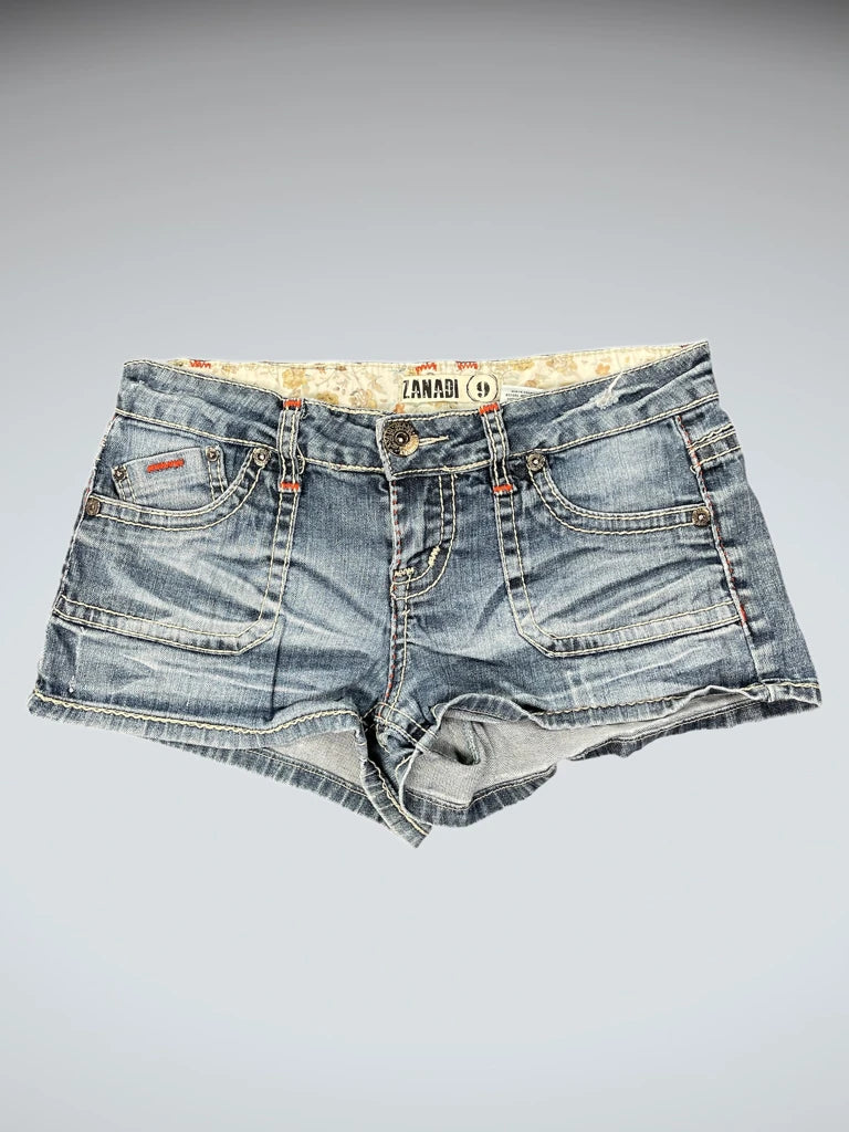 detail view, Zanadi Light Wash Rolled Hem Denim Hotpants, vintage Y2K second hand piece