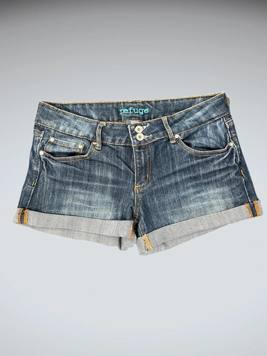 front view, Refuge dark washed denim hotpants, vintage Y2K second hand piece