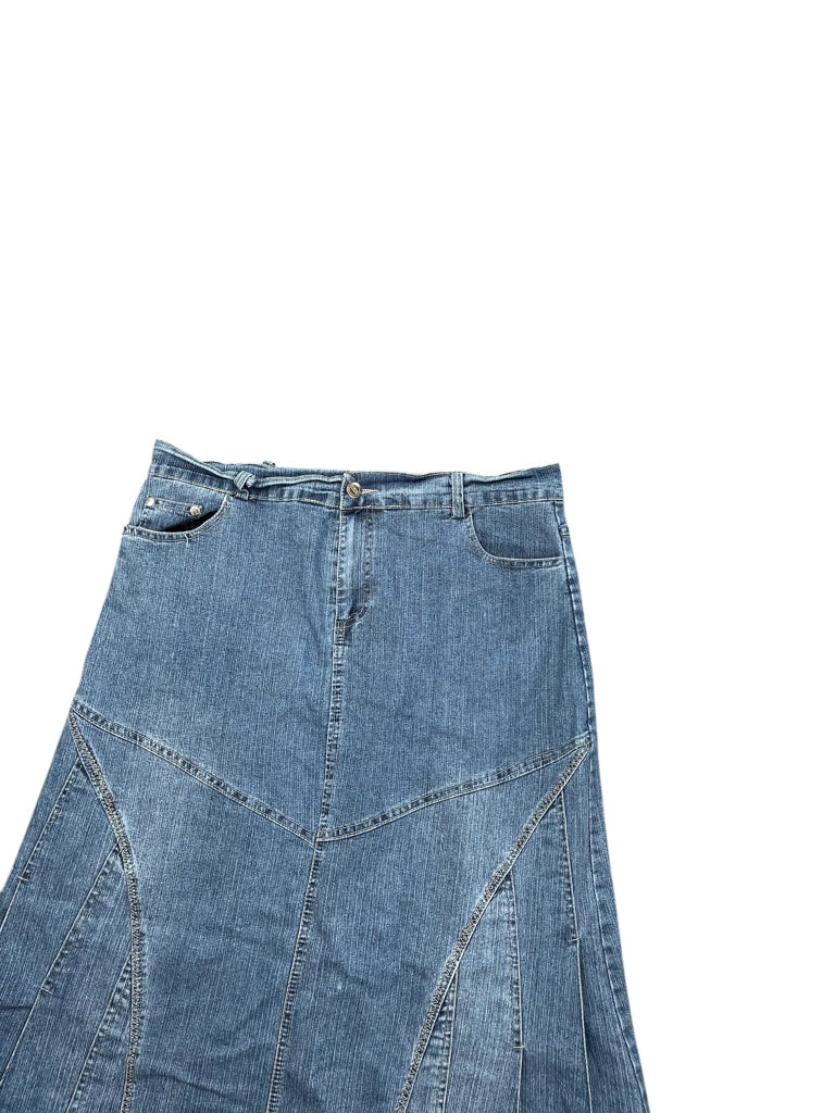 detail view, Cal Fashion Blue Denim Maxi Skirt, vintage Y2K second hand piece, image 6