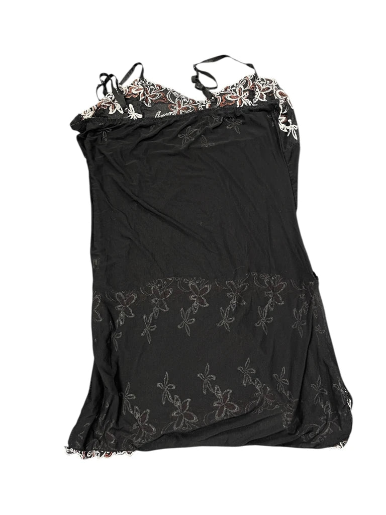 detail view, Flower Pattern Black Floral Embroidered Sheer Top, vintage Y2K second hand piece