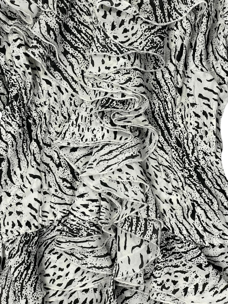 detail view, Kaelyn Max White Tiger Print Long Vintage Top, vintage Y2K second hand piece, image 6