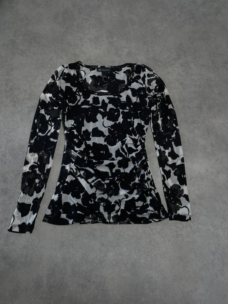 detail view, INC Flower Black and White Blouse, vintage Y2K second hand piece, image 6