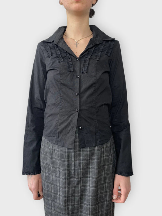 front view, Jiche Black Shirt, vintage Y2K second hand piece