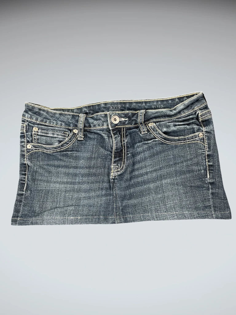 front view, Ana Classic Blue Vintage Denim Skirt, vintage Y2K second hand piece