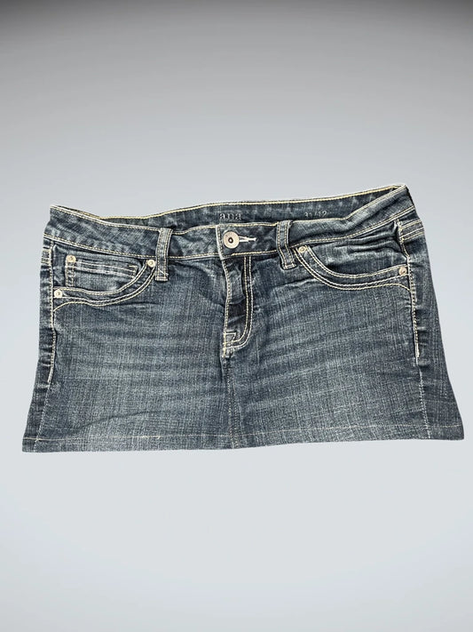 front view, Ana Classic Blue Vintage Denim Skirt, vintage Y2K second hand piece