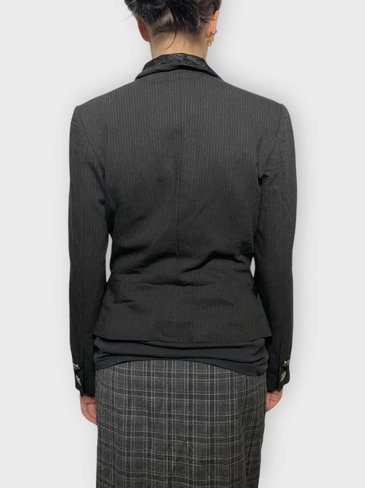 back view, Black Blazer, vintage Y2K second hand piece