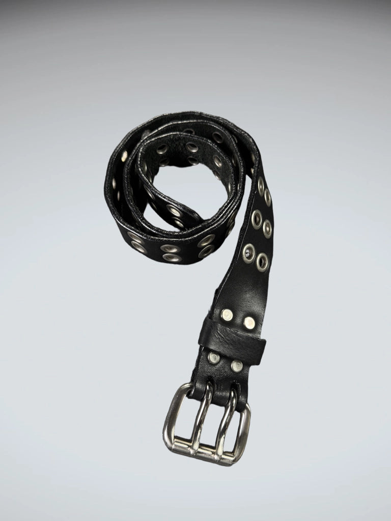 detail view, Iconic Grunge Double Grommet Black Belt (ONESIZE), vintage Y2K second hand piece, image 4
