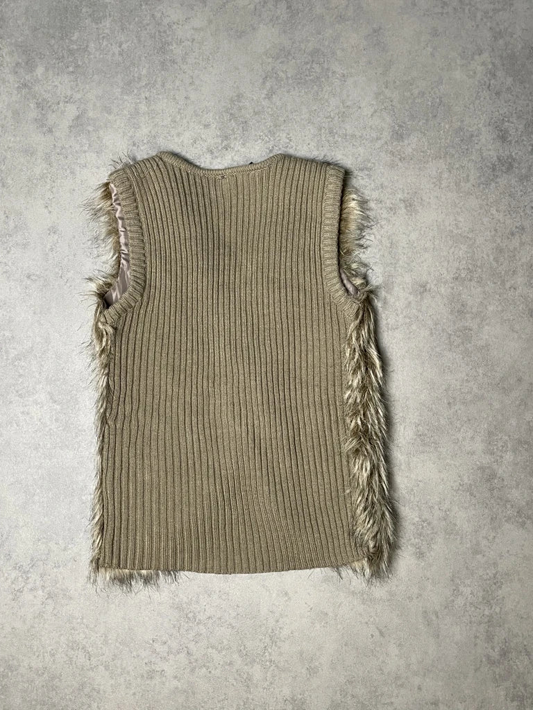 detail view, Take Out Fur Gilet, vintage Y2K second hand piece, image 5