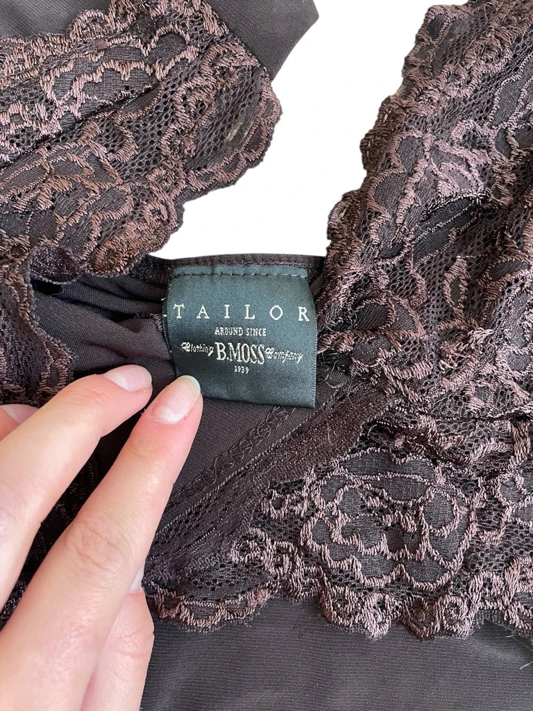 detail view, Tailor sweet mocha – slip top with lace detail, vintage Y2K second hand piece, image 4
