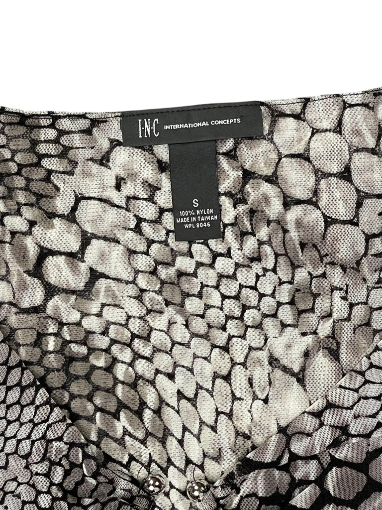 detail view, INC Snakeskin Print Vintage Top, vintage Y2K second hand piece, image 5