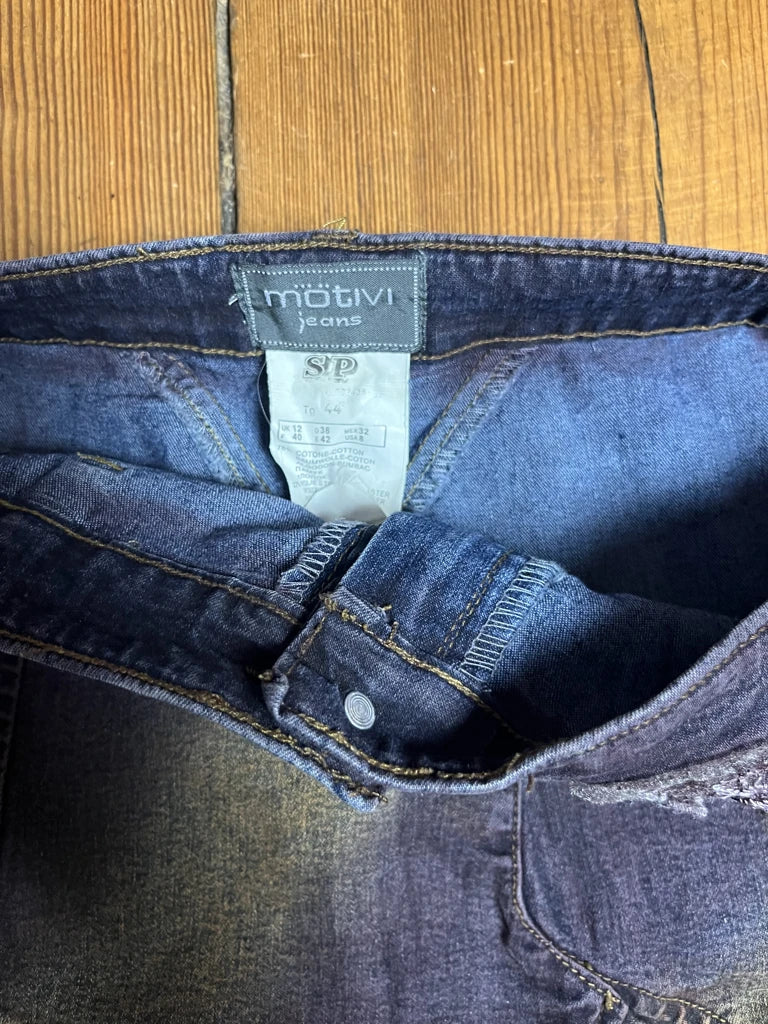 detail view, Mötivi Jeans Blue Washed Midi Skirt with Silver Detail, vintage Y2K second hand piece, image 5