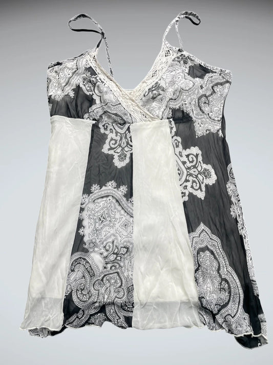 front view, Tampa Black and White Paisley Lace Trim Cami Top, vintage Y2K second hand piece