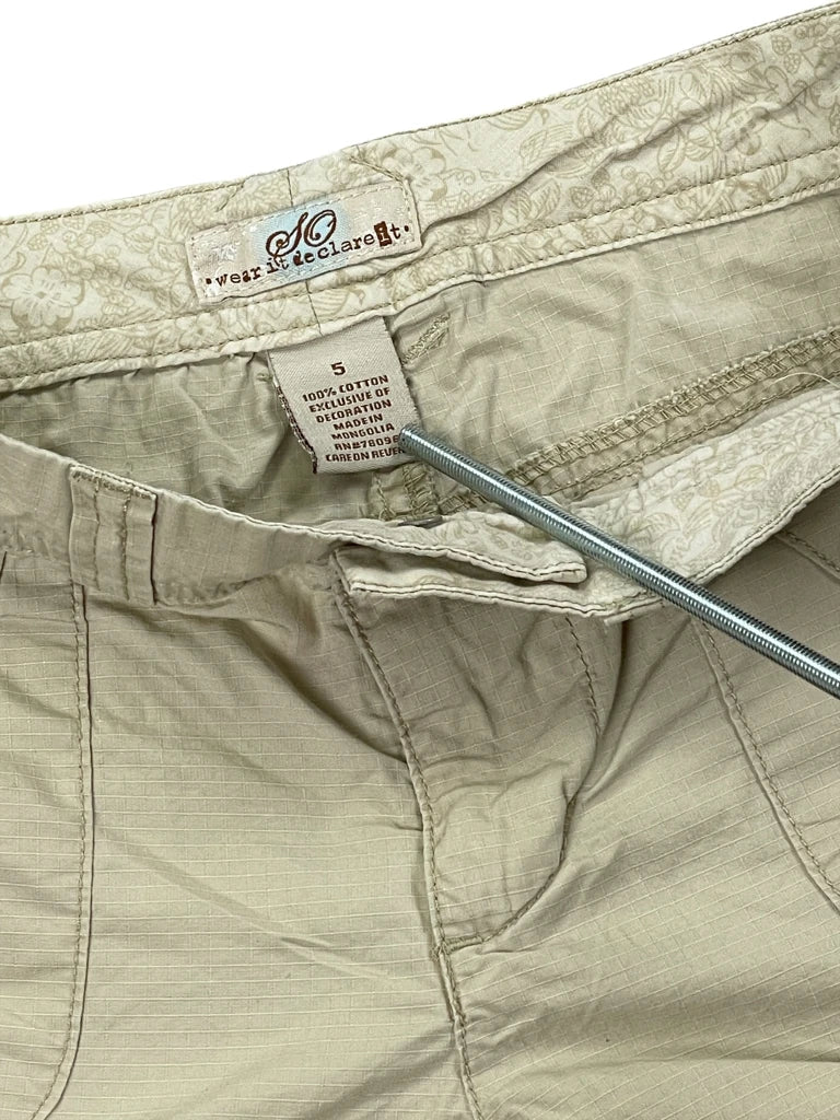 detail view, BQ Beige Casual Cotton Mini Skirt, vintage Y2K second hand piece