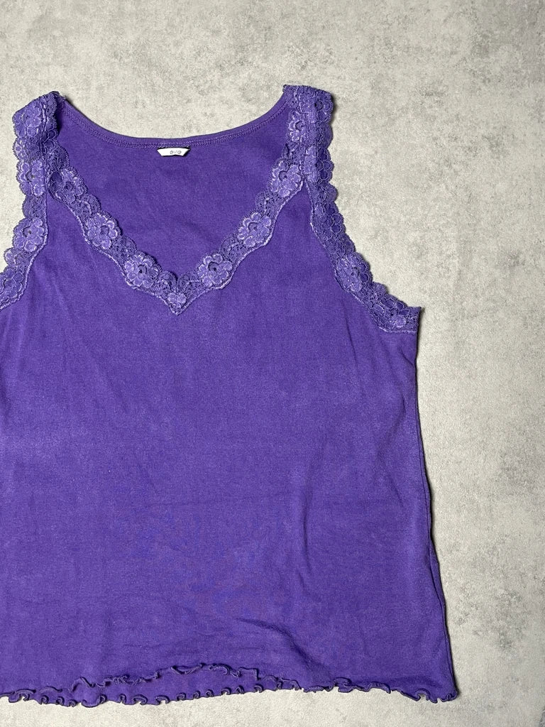 detail view, Evie Lila Top, vintage Y2K second hand piece, image 4