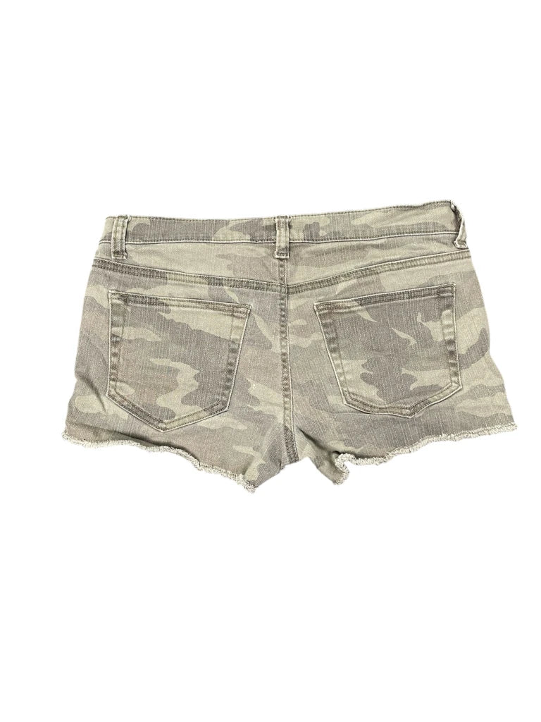 detail view, Mudd Black Camo-Inspired Denim Hotpants, vintage Y2K second hand piece, image 4
