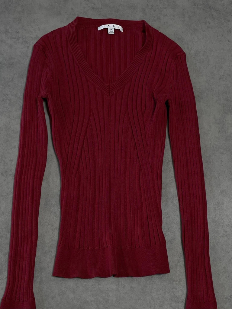 detail view, Cabi Red V-Neck Jumper, vintage Y2K second hand piece, image 4