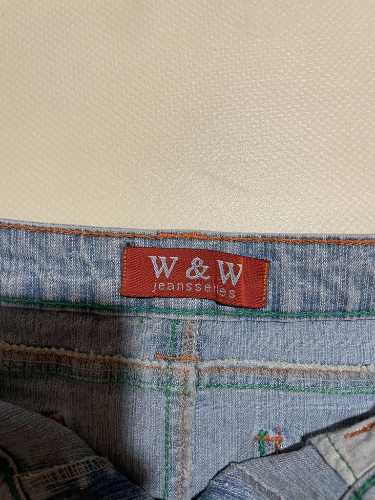 detail view, Light Wash Cargo Denim Mini Skirt Multi-Stitch Detail Y2K, vintage Y2K second hand piece